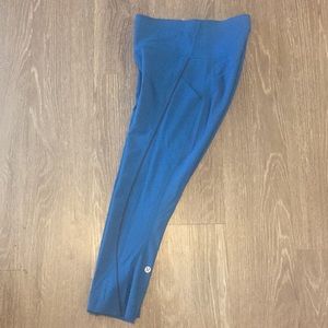 Blue luxtreme lululemon crops size 4